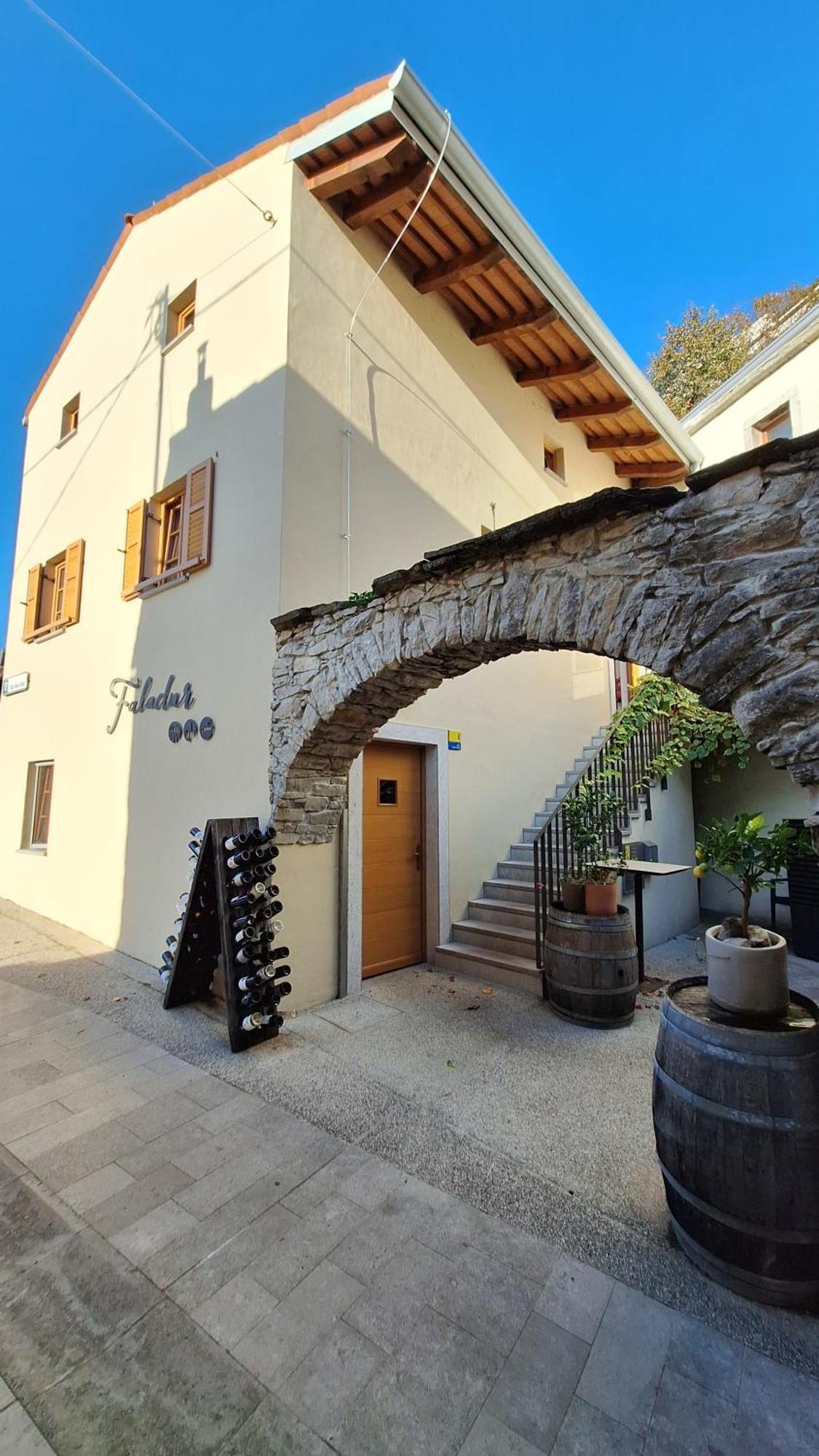 Fine Rooms Vipava Εξωτερικό φωτογραφία
